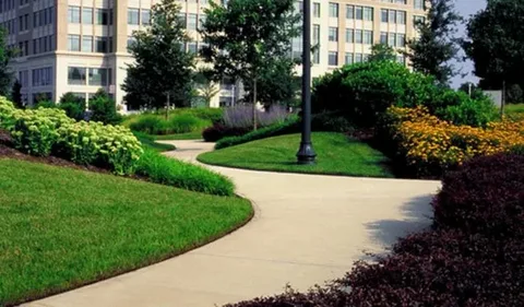 COMMERCIAl lANDSCAPING