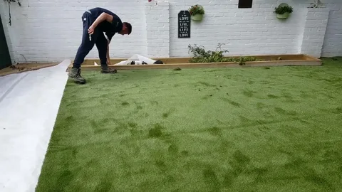 ARTIFICIAl GRASS INSTAllATION