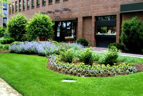 COMMERCIAl lANDSCAPING